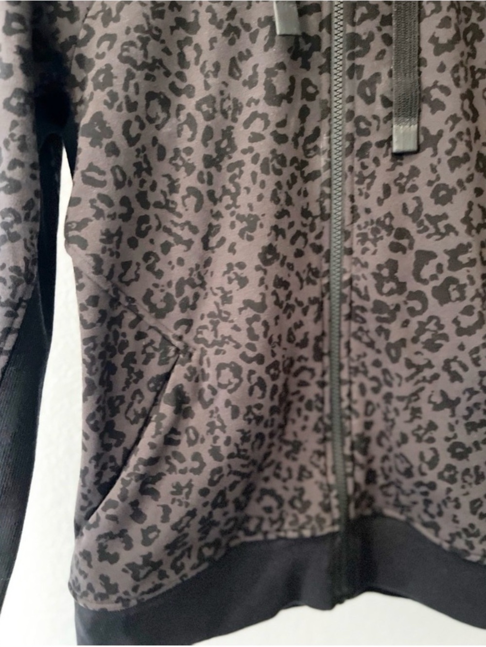 Athleta Brown & Black Triumph
Printed Hoodie Size S - Picture 6 of 8